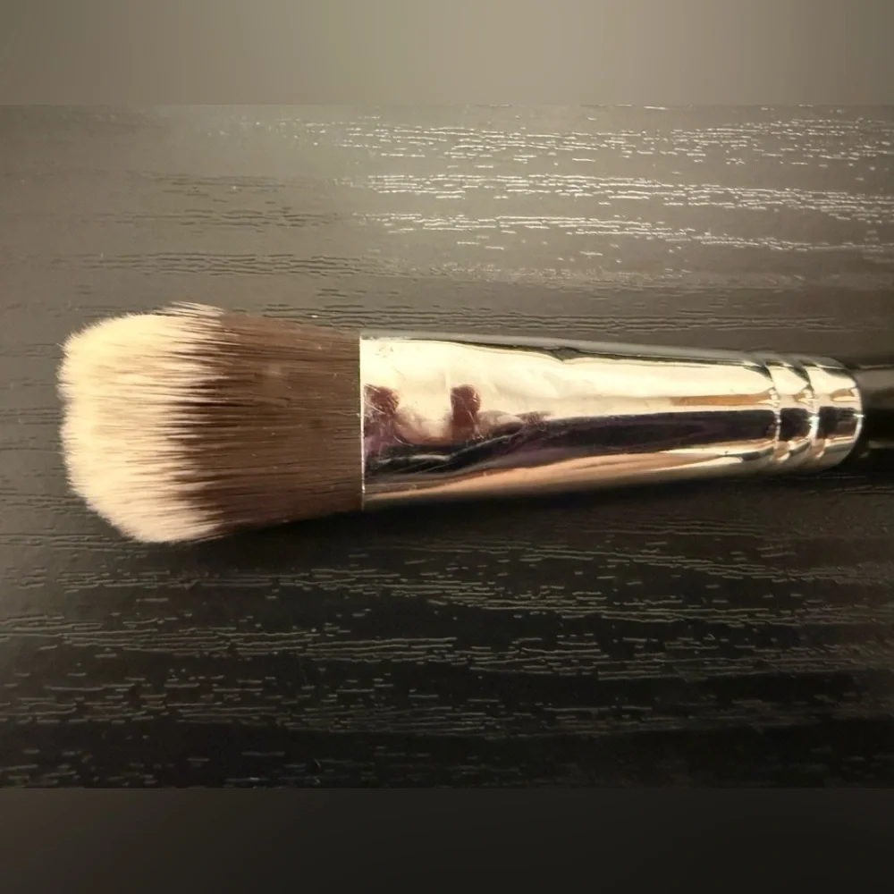 NEW MORPHE M707-OVAL FOUNDATION BRUSH